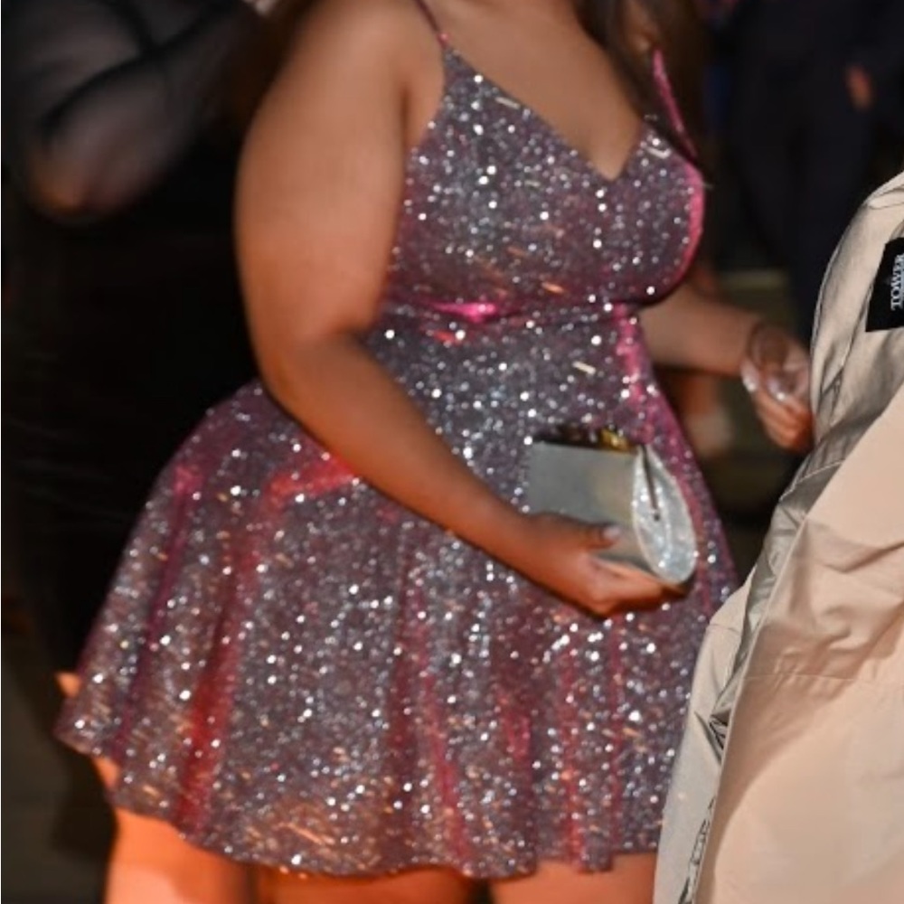 STUNNING SPARKLY HOMECOMING DRESS